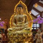 Dâng đèn cúng Phật có ý nghĩa và phước báu như thế nào?