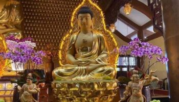 Dâng đèn cúng Phật có ý nghĩa và phước báu như thế nào?