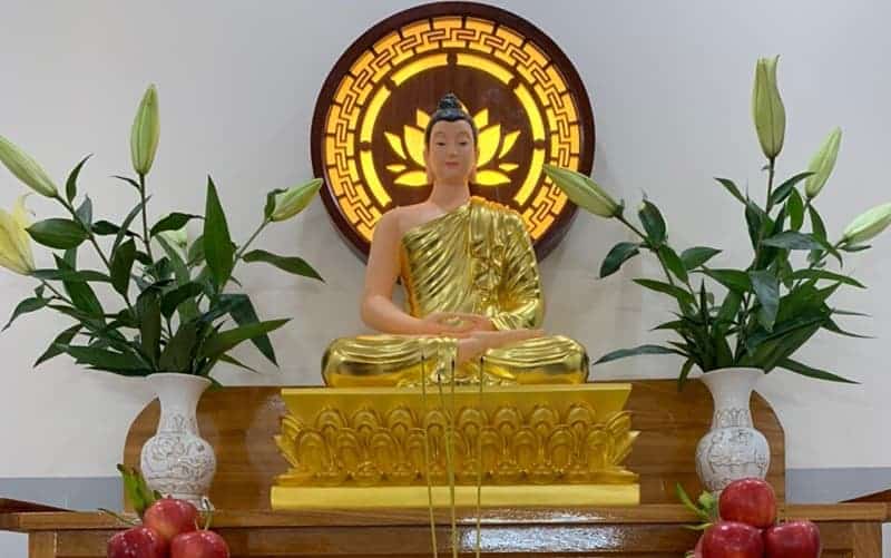 Dâng hoa cúng dường Phật có ý nghĩa gì
